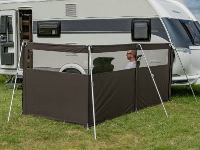 Telta vinskyddstolpar